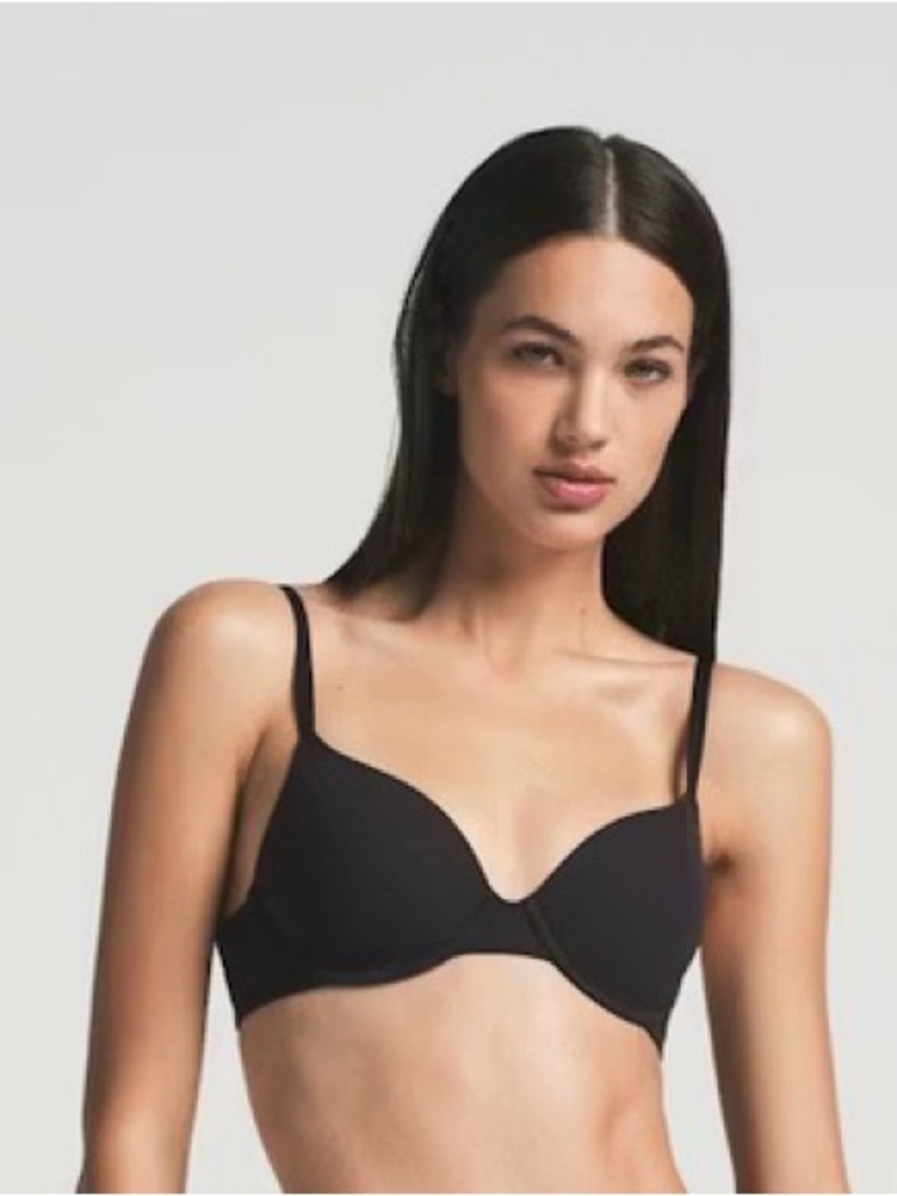 Skims fits everybody T-shirt bra – NWT 32DD
